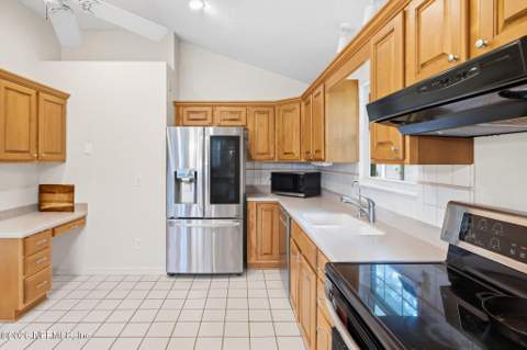 11405 Beecher Circle, Jacksonville FL - photo 12 of 32