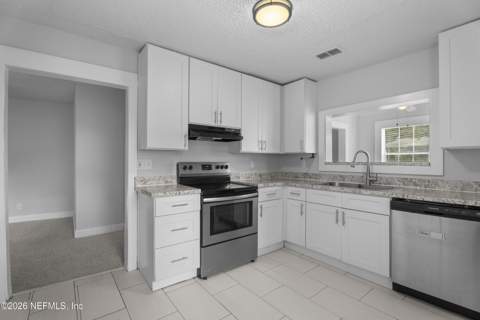 5226 Palmer Avenue, Jacksonville FL - photo 9 of 24