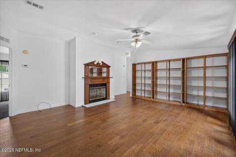 102 Center Avenue, Pomona Park FL - photo 10 of 37