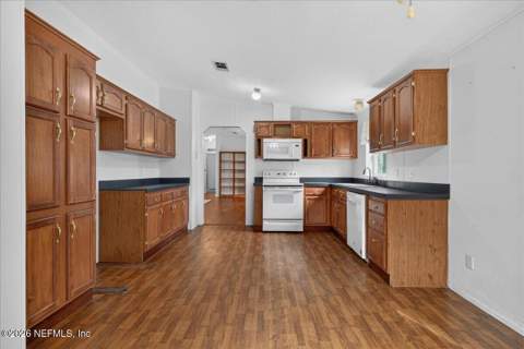 102 Center Avenue, Pomona Park FL - photo 8 of 37