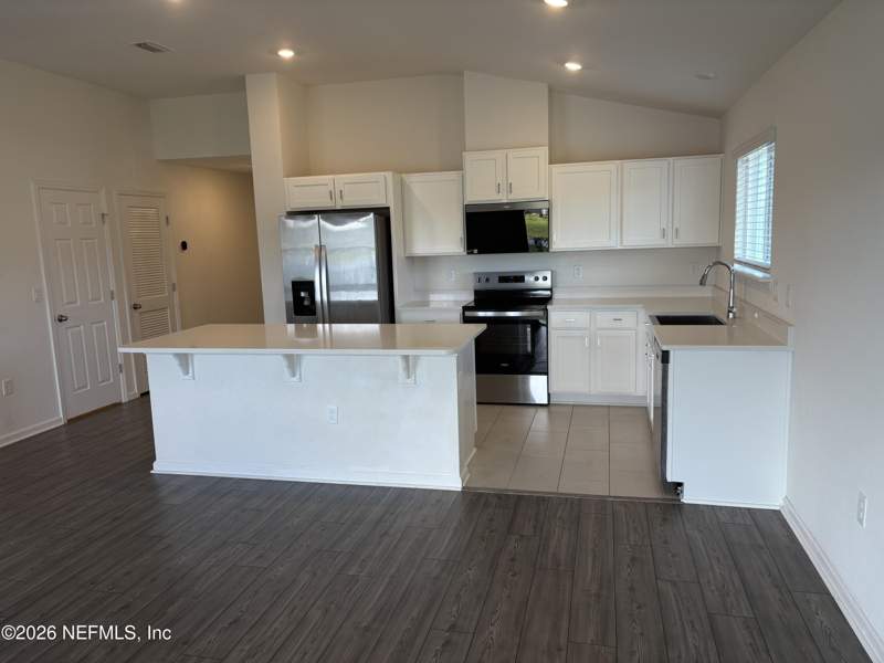 4 bedroom Single Family Residence at 8302 Hawkes Meadow Drive, Hawkes Meadow, Jacksonville — photo 3