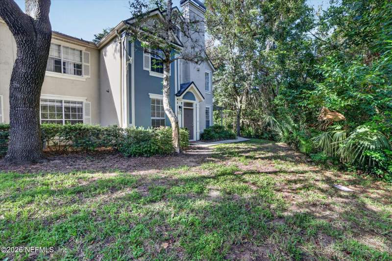 2 bedroom Condominium at 13703 Richmond Park Drive #2304, Bishops Court, Jacksonville — photo 2
