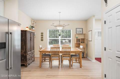 5009 Herton Drive, Jacksonville FL - photo 10 of 38