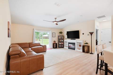 5009 Herton Drive, Jacksonville FL - photo 11 of 38