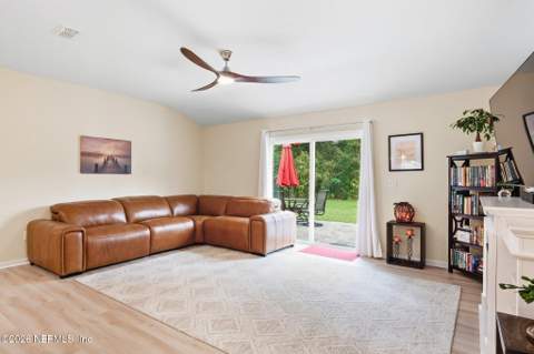 5009 Herton Drive, Jacksonville FL - photo 12 of 38