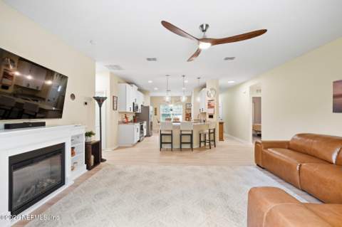 5009 Herton Drive, Jacksonville FL - photo 13 of 38