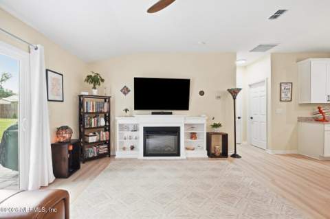 5009 Herton Drive, Jacksonville FL - photo 14 of 38