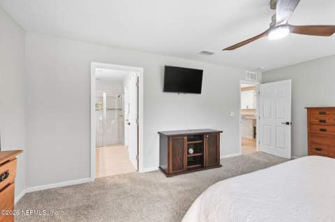 5009 Herton Drive, Jacksonville FL - photo 17 of 38