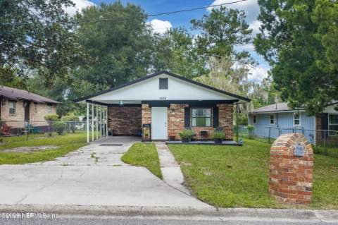 1604 Forbes Street, Green Cove Springs FL - photo 6 of 42