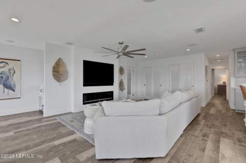 14645 Lagoon Drive, Jacksonville FL - photo 12 of 83