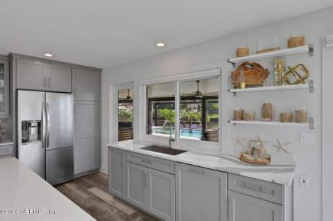 14645 Lagoon Drive, Jacksonville FL - photo 19 of 83