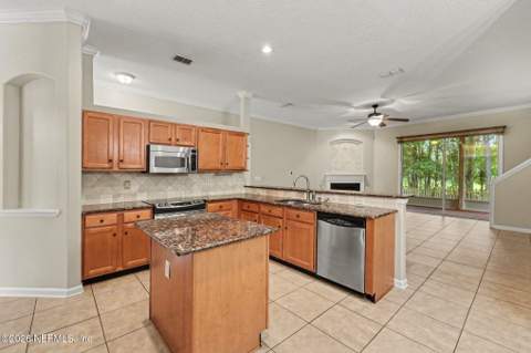 4964 Lake Charles Drive, Jacksonville FL - photo 17 of 34
