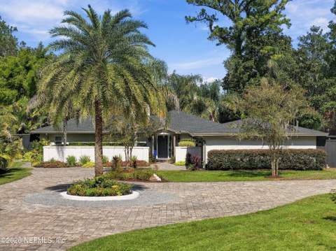 4537 Ortega Farms Circle, Jacksonville FL - photo 9 of 92