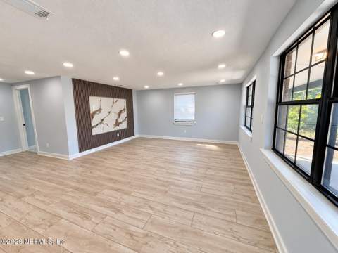 8382 Fury Drive, Jacksonville FL - photo 9 of 21