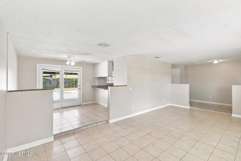 3 bedroom Single Family Residence at 8603 Hammondwood Road, Country Creek, Jacksonville — photo 3