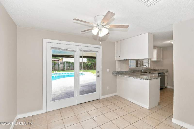 3 bedroom Single Family Residence at 8603 Hammondwood Road, Country Creek, Jacksonville — photo 4
