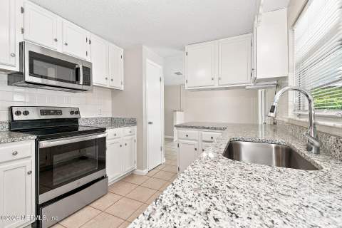 8603 Hammondwood Road, Jacksonville FL - photo 6 of 21