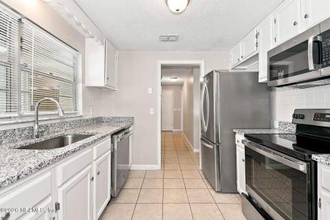 8603 Hammondwood Road, Jacksonville FL - photo 7 of 21