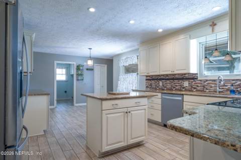377 Foxridge Road, Orange Park FL - photo 15 of 55