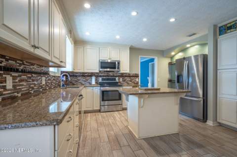 377 Foxridge Road, Orange Park FL - photo 17 of 55