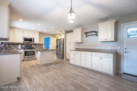 377 Foxridge Road, Orange Park FL - photo 18 of 55
