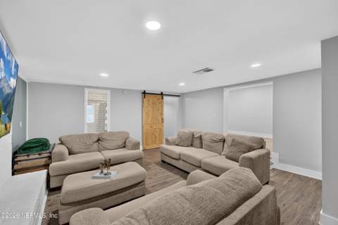 4547 Alpha Avenue, Jacksonville FL - photo 16 of 45