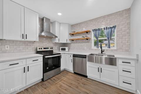 4547 Alpha Avenue, Jacksonville FL - photo 10 of 45