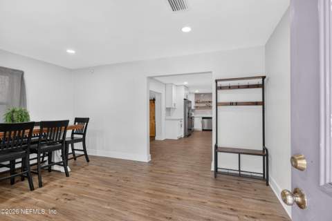 4547 Alpha Avenue, Jacksonville FL - photo 7 of 45