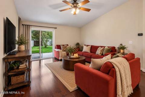 6012 Chestnut Gelding Lane, Jacksonville FL - photo 8 of 35