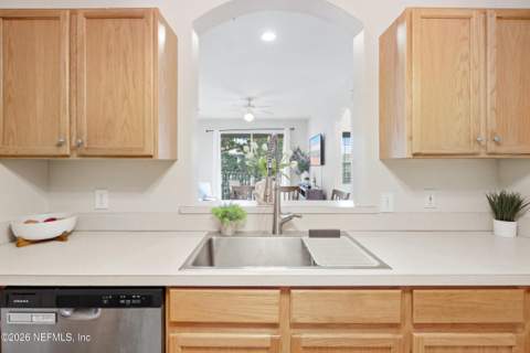 10550 Baymeadows Road #413, Jacksonville FL - photo 14 of 35
