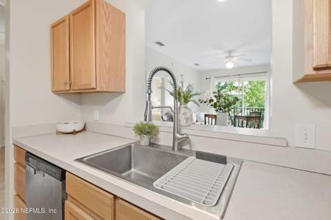 10550 Baymeadows Road #413, Jacksonville FL - photo 15 of 35