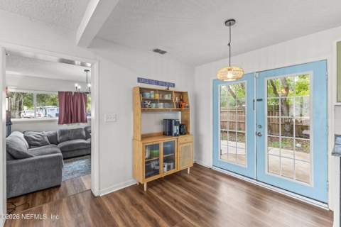 1005 Mantes Avenue, Jacksonville FL - photo 6 of 24