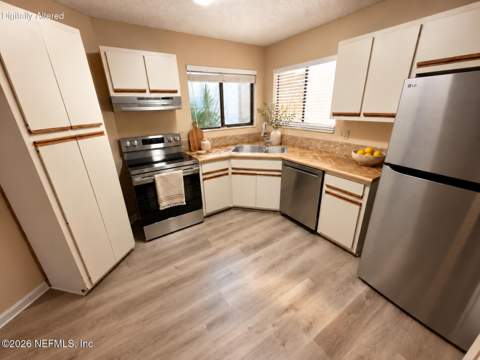 1122 Romaine Circle, Jacksonville FL - photo 7 of 31