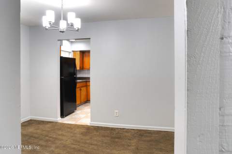 5131 Redstone Drive, Jacksonville FL - photo 6 of 24