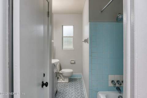 5131 Redstone Drive, Jacksonville FL - photo 9 of 24