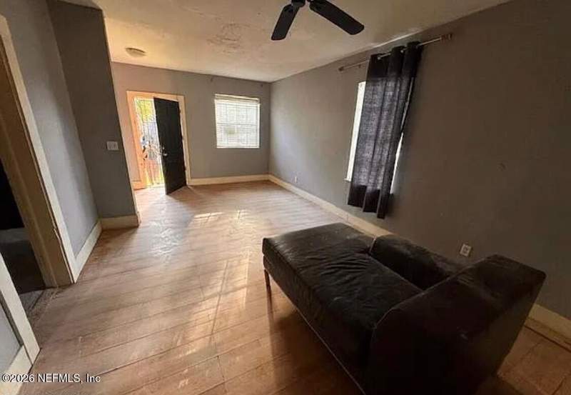 3 bedroom Single Family Residence at 2916 Pearce Street, Grand Boulevard, Jacksonville — photo 2