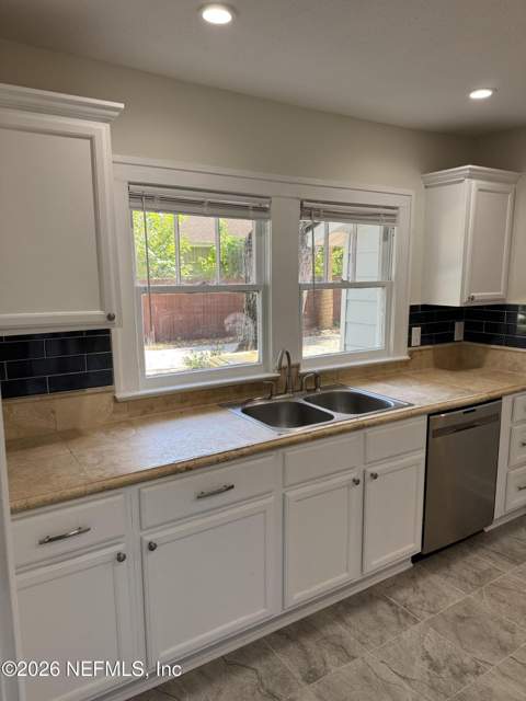 1646 Davidson Street, Jacksonville FL - photo 10 of 26