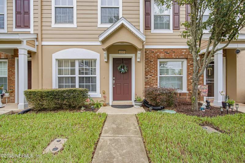 2 bedroom Townhouse at 8105 Summer Cove Court, Summerfield, Jacksonville — photo 3
