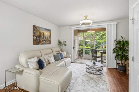 8105 Summer Cove Court, Jacksonville FL - photo 14 of 30
