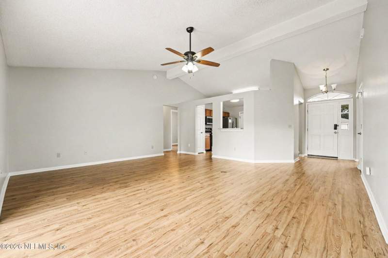 3 bedroom Single Family Residence at 8031 Macinnes Drive, Tarpon View, Jacksonville — photo 2