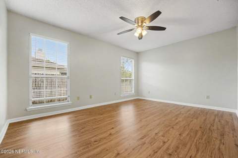 8031 Macinnes Drive, Jacksonville FL - photo 11 of 17