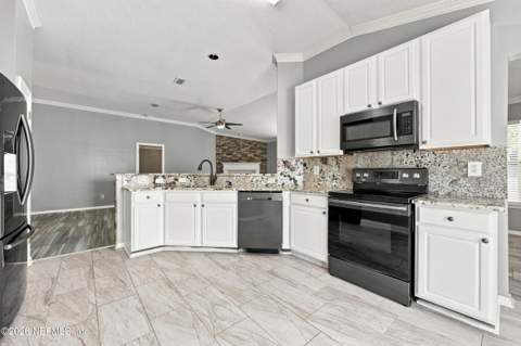 2637 Dalmation Lane, Jacksonville FL - photo 12 of 36