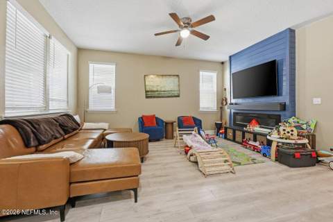 2905 Alpin Drive, Jacksonville FL - photo 10 of 18