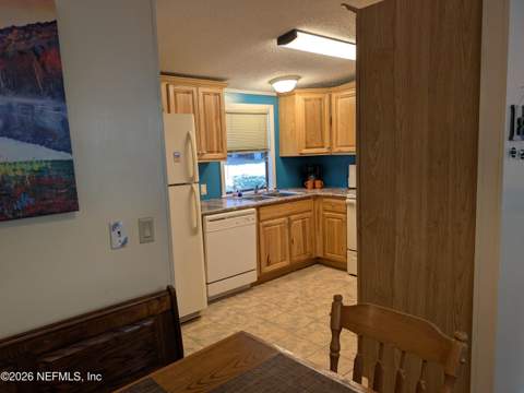 274 Cue Lake Drive, Hawthorne FL - photo 7 of 37