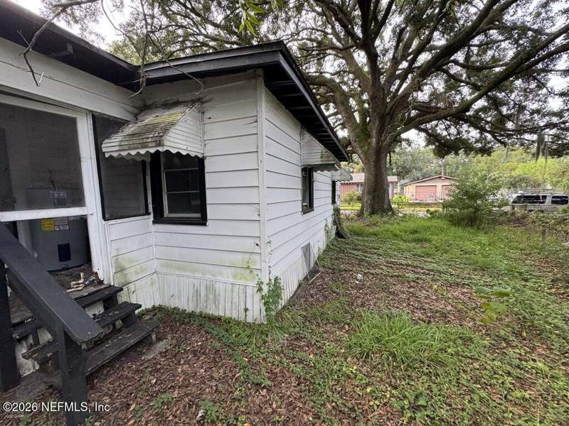 2 bedroom Single Family Residence at 1567 W 17th Street, Grand Boulevard, Jacksonville — photo 3