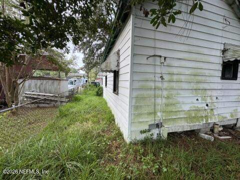 2 bedroom Single Family Residence at 1567 W 17th Street, Grand Boulevard, Jacksonville — photo 5