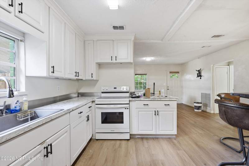 3 bedroom Single Family Residence at 8830 Cocoa Avenue, Oakwood Villa Ests, Jacksonville — photo 3
