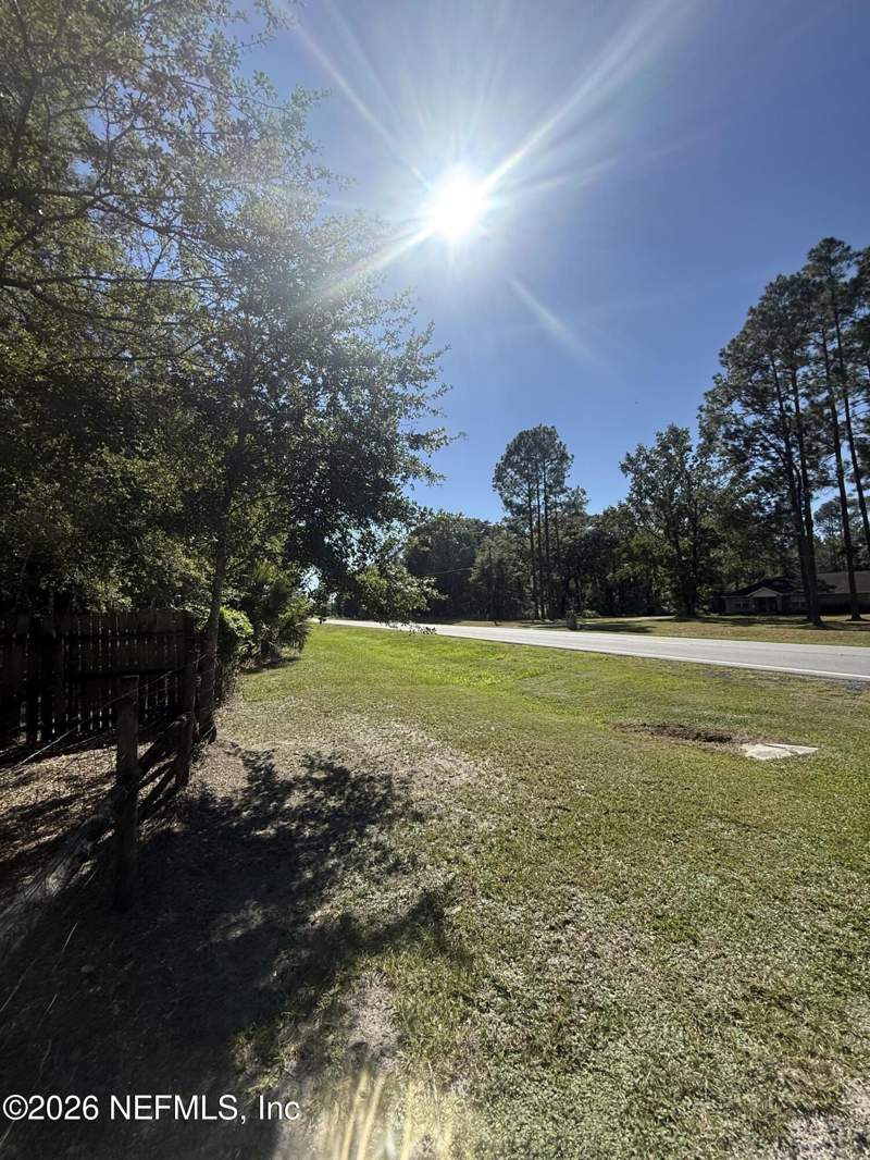 2 bedroom Mobile Home at 20399 County Road 235, Metes & Bounds, Brooker — photo 4