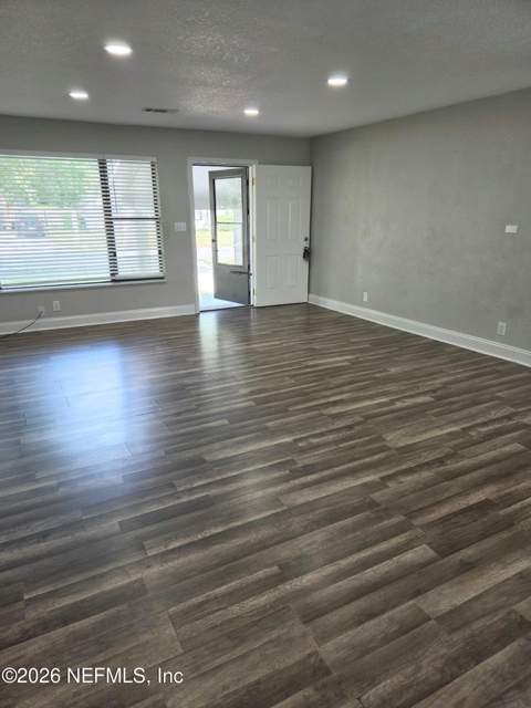 4601 Anvers Boulevard, Jacksonville FL - photo 7 of 40