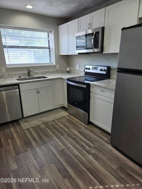 4601 Anvers Boulevard, Jacksonville FL - photo 10 of 40